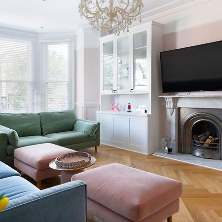 Villa Dream House London With Gym, Cinema And Housekeeper Ealing Esterno foto