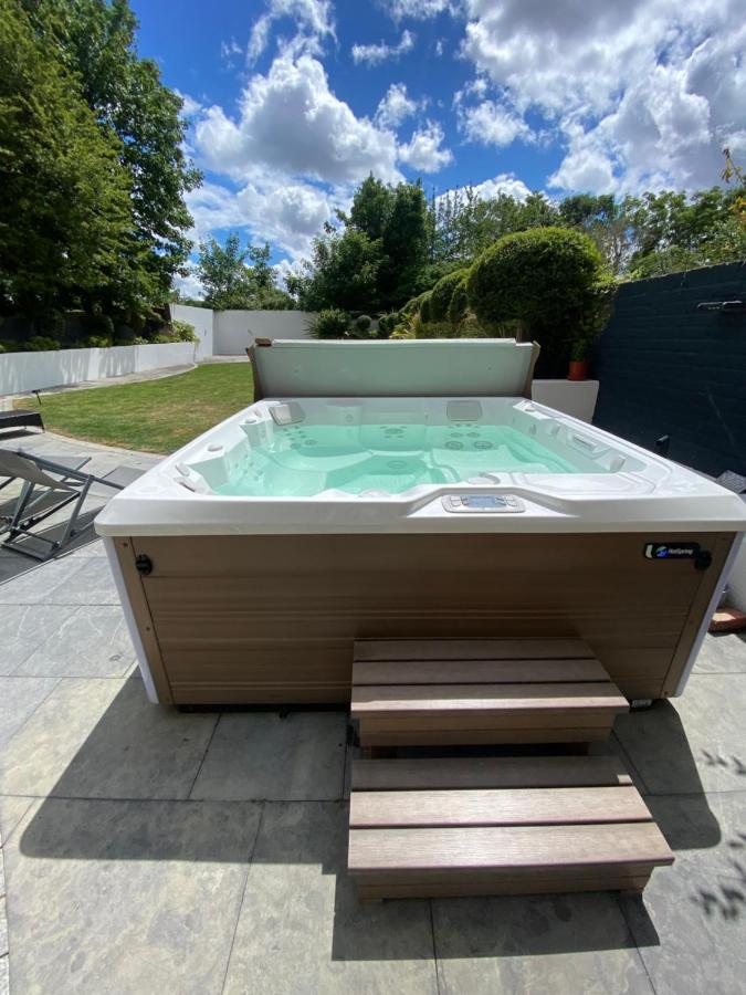 Villa Dream House London With Gym, Cinema And Housekeeper Ealing Esterno foto