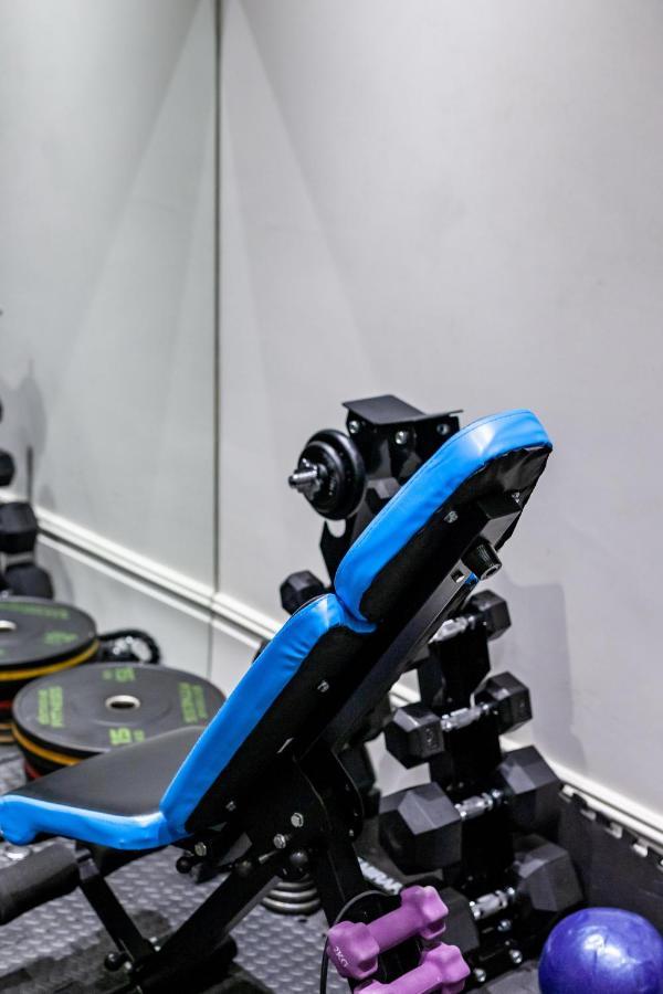 Villa Dream House London With Gym, Cinema And Housekeeper Ealing Esterno foto