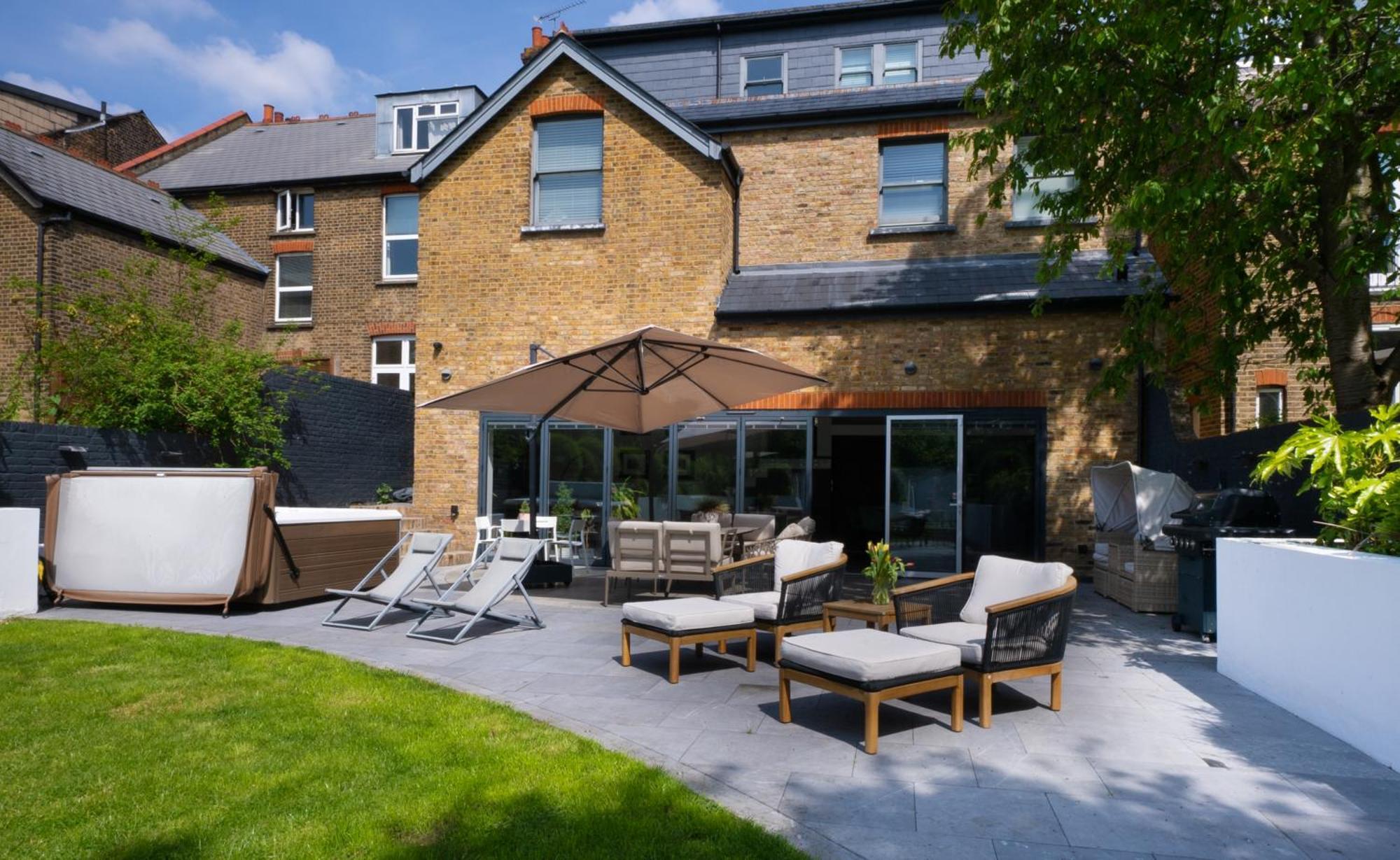 Villa Dream House London With Gym, Cinema And Housekeeper Ealing Esterno foto